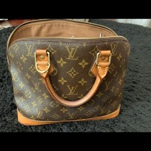 Authentic Louis Vuitton Alma MM